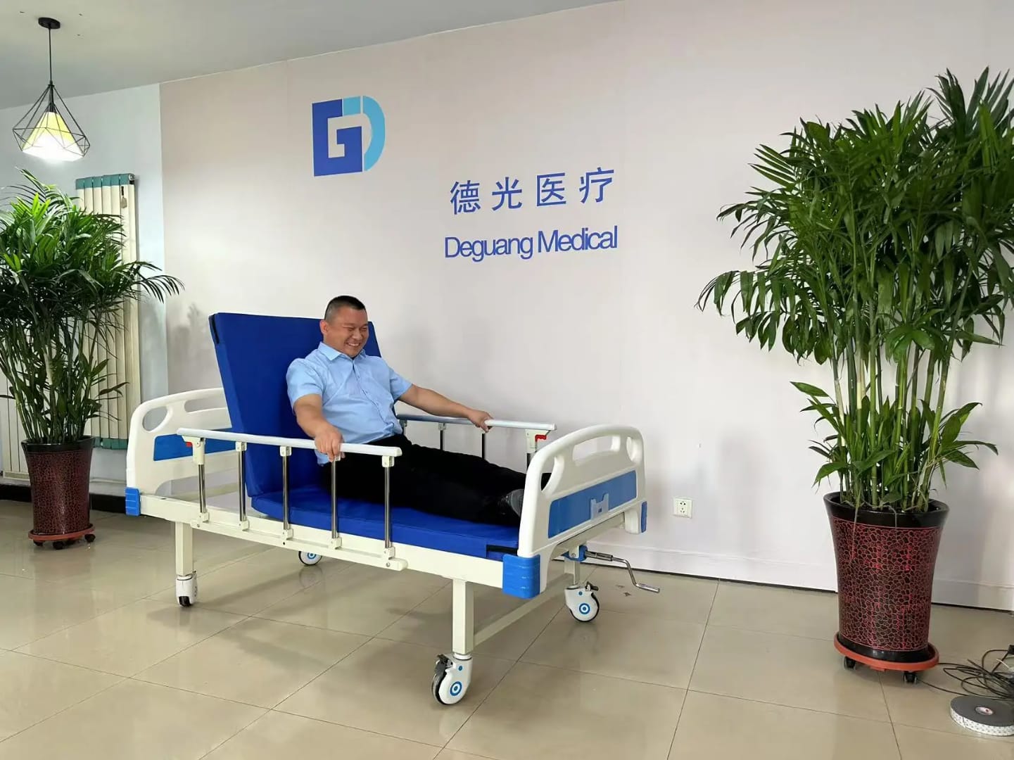 Single Crank Hospital Bed - Image 2